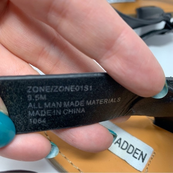 Steve Madden Zone Black Faux Leather Flat Everyday Sandals Size 9.5 - Picture 6 of 16